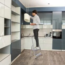 HOSTRÖM Hostrom - Escabeau Dura 2 Marches En Aluminium, Léger Et Pliable, Pieds Antidérapants, Hauteur De Plateforme 32cm, Charge Maximale 150kg -Leitern Verkaufsladen 39663153 3