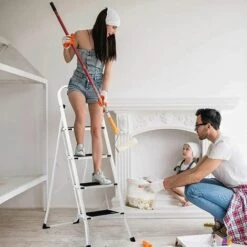 DAY PLUS Trittleiter 4 Stufen Klappbar Stehleiter Kompakte Robuste Hochwertige Stahlstufen Mit Rutschfesten Matten Für Zu Hause / Büro / Küche -Leitern Verkaufsladen 47797936 4