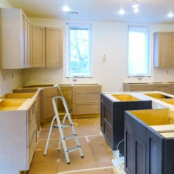 Relaxdays Trittleiter, 3 Stufen, Klappbare Haushaltsleiter, Alu, Bis 150 Kg, Sicherheitsleiter Mit Griff, Silber/schwarz -Leitern Verkaufsladen 49381373 3