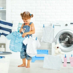 Relaxdays Tritthocker, Klappbar, Rutschfest, 120 Kg Belastbar, Tragegriff, Klapphocker, HxBxT: 32,5 X 37 X 30 Cm, Blau 8 Relaxdays Tritthocker, Klappbar, Rutschfest, 120 Kg Belastbar, Tragegriff, Klapphocker, HxBxT: 32,5 X 37 X 30 Cm, Blau -Leitern Verkaufsladen 54065224 4