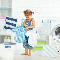 Relaxdays Tritthocker Klappbar, Kunststoff, 1 Stufe, Griff, Fußbank Für Kinder, HBT: 32,5 X 37 X 30 Cm, Max.120 Kg, Grün 8 Relaxdays Tritthocker Klappbar, Kunststoff, 1 Stufe, Griff, Fußbank Für Kinder, HBT: 32,5 X 37 X 30 Cm, Max.120 Kg, Grün -Leitern Verkaufsladen 54269313 4