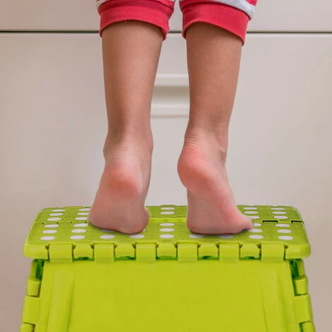 Relaxdays Tritthocker, Klappbar, Rutschfest, 120 Kg Belastbar, Tragegriff, Klapphocker HxBxT 39 X 38,5 X 32 Cm, Hellgrün 4 Relaxdays Tritthocker, Klappbar, Rutschfest, 120 Kg Belastbar, Tragegriff, Klapphocker HxBxT 39 X 38,5 X 32 Cm, Hellgrün – Bild 4